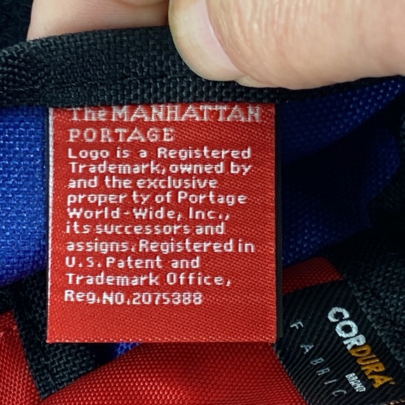 Manhattan Portage Messenger Bag Hook & Loop Closure Zip Pocket Royal Blue NWT - Picture 9 of 11
